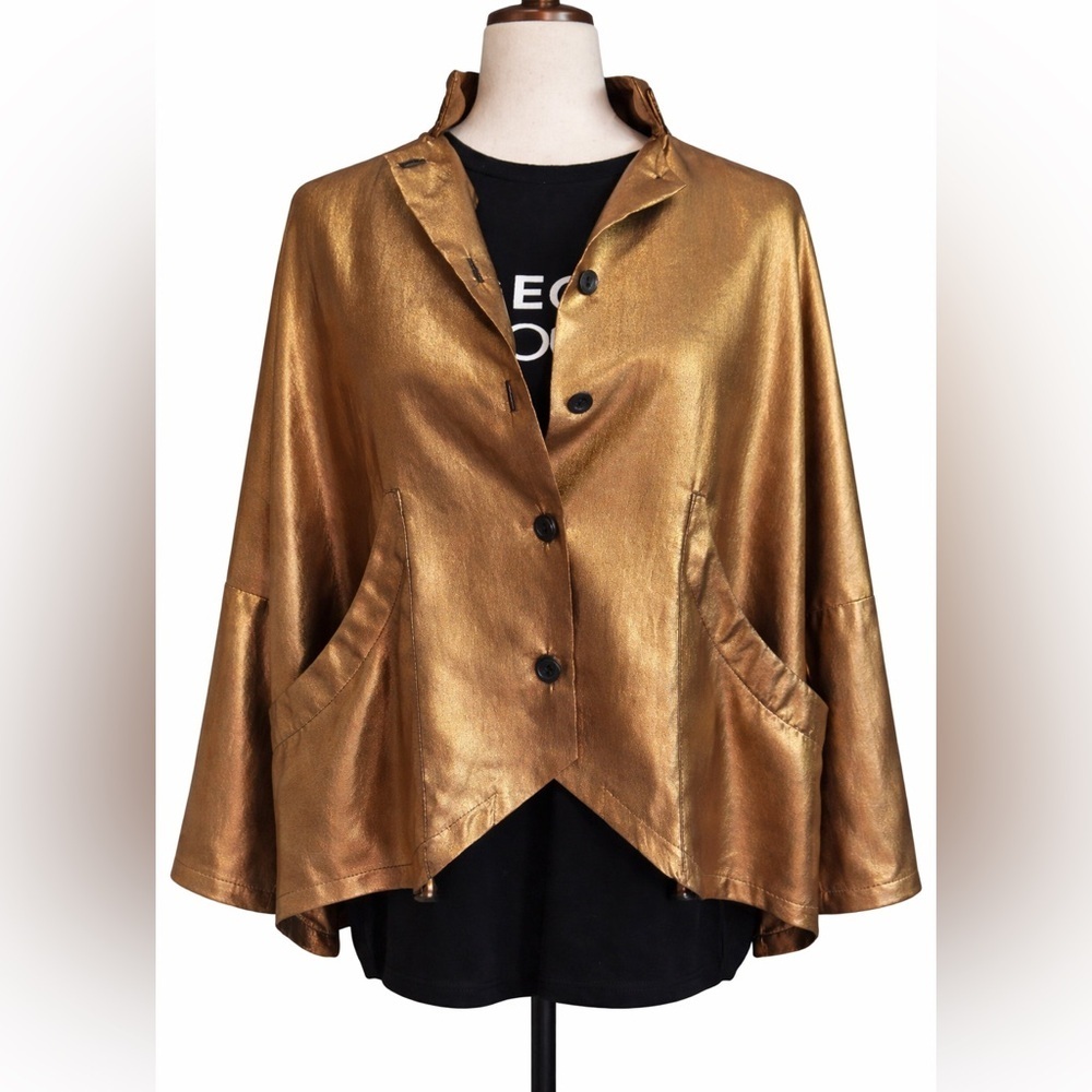 Neetu Malik oversized metallic top. M-XL